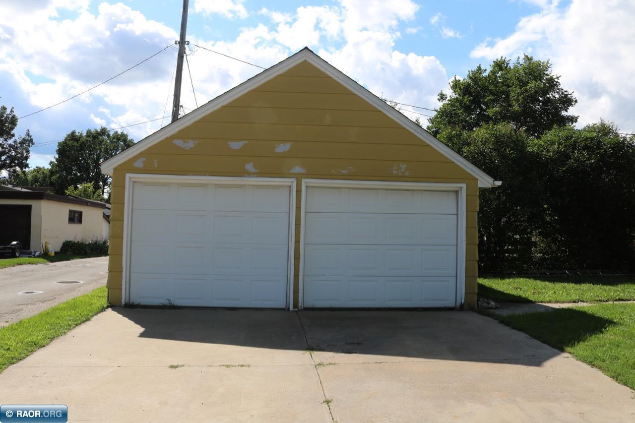 911 7th Avenue South Virginia, MN 55792 - Photo 8 of 19