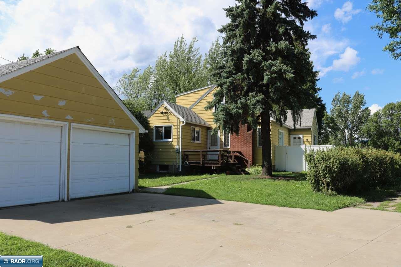 911 7th Avenue South Virginia, MN 55792 - Photo 9 of 19