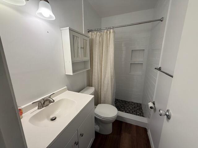 2600 Southeast Ocean Boulevard, Unit JJ2 Stuart, FL 34996 - Photo 11 of 29 a bathroom with a sink toilet and shower