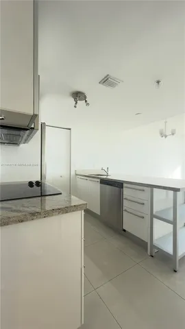$2,800 | 185 Southwest 7th Street, Unit 3810, Miami, FL 33130