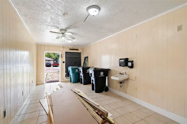 $1,500 | 5639 Overdale Street, Houston, TX 77033