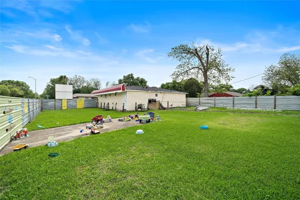 $1,500 | 5639 Overdale Street, Houston, TX 77033