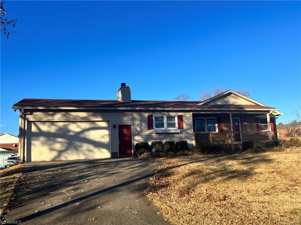 16 North Forrest Drive, Thomasville, NC 27360 Compass