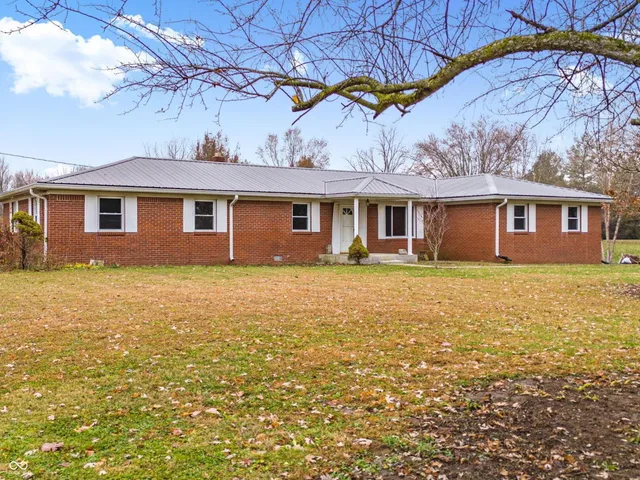 $399,999 | 5829 East 200 South, Greenfield, IN 46140