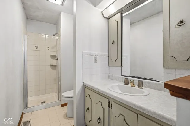 $399,999 | 5829 East 200 South, Greenfield, IN 46140