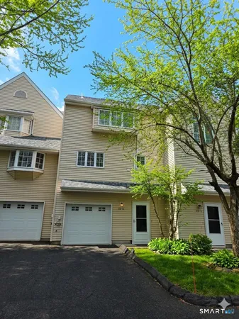 $2,250 | 12 West Meadow Lane, Unit 2, Middletown, CT 06457
