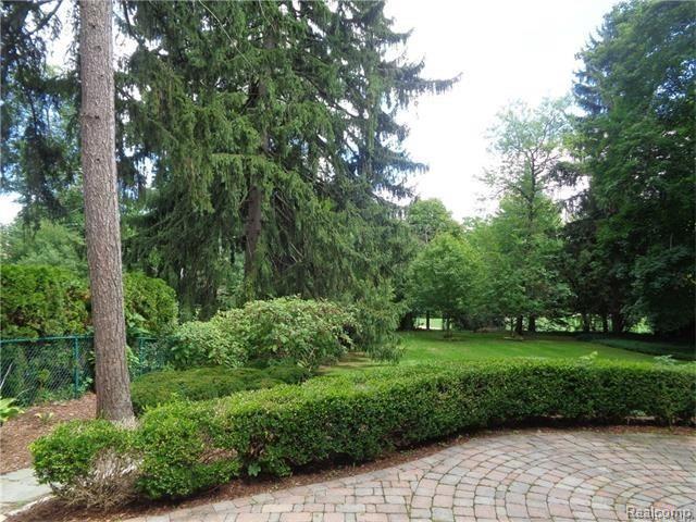 735 Shirley Road Birmingham, MI 48009 - Photo 9 of 9 10.jpg