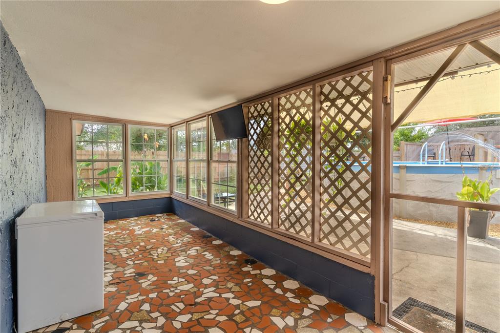 147 Hayes Street Lake Wales, FL 33859 - Photo 13 of 31 a view of entryway with wooden floor