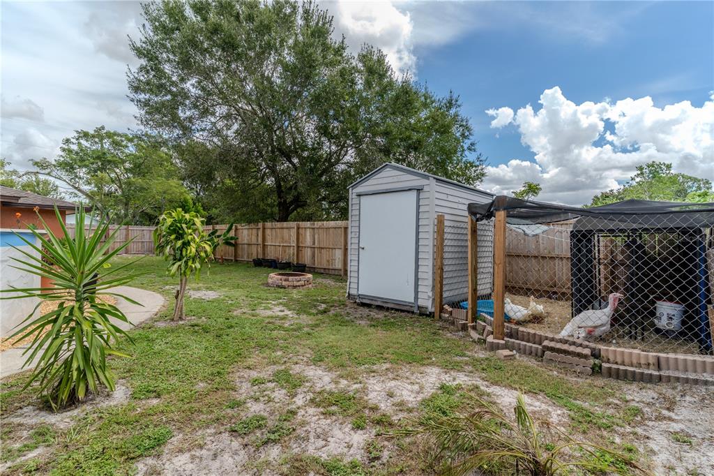 147 Hayes Street Lake Wales, FL 33859 - Photo 26 of 31 a view of a backyard