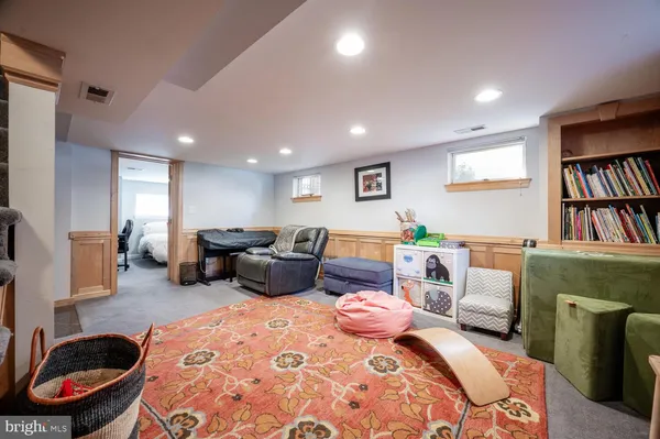 $5,000 | 6034 21st Street North, Arlington, VA 22205