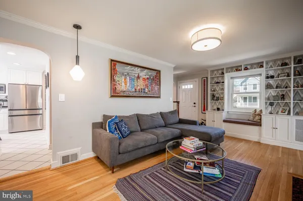 $5,000 | 6034 21st Street North, Arlington, VA 22205