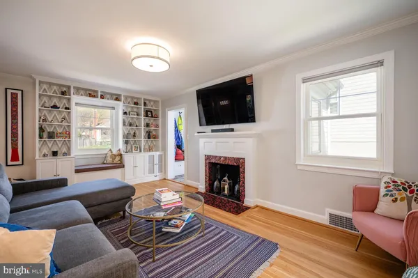 $5,000 | 6034 21st Street North, Arlington, VA 22205