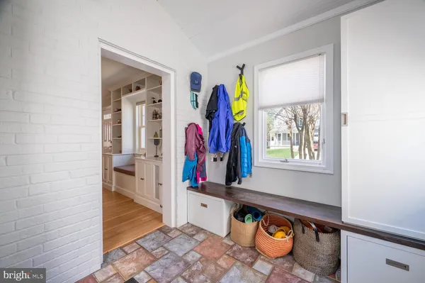 $5,000 | 6034 21st Street North, Arlington, VA 22205