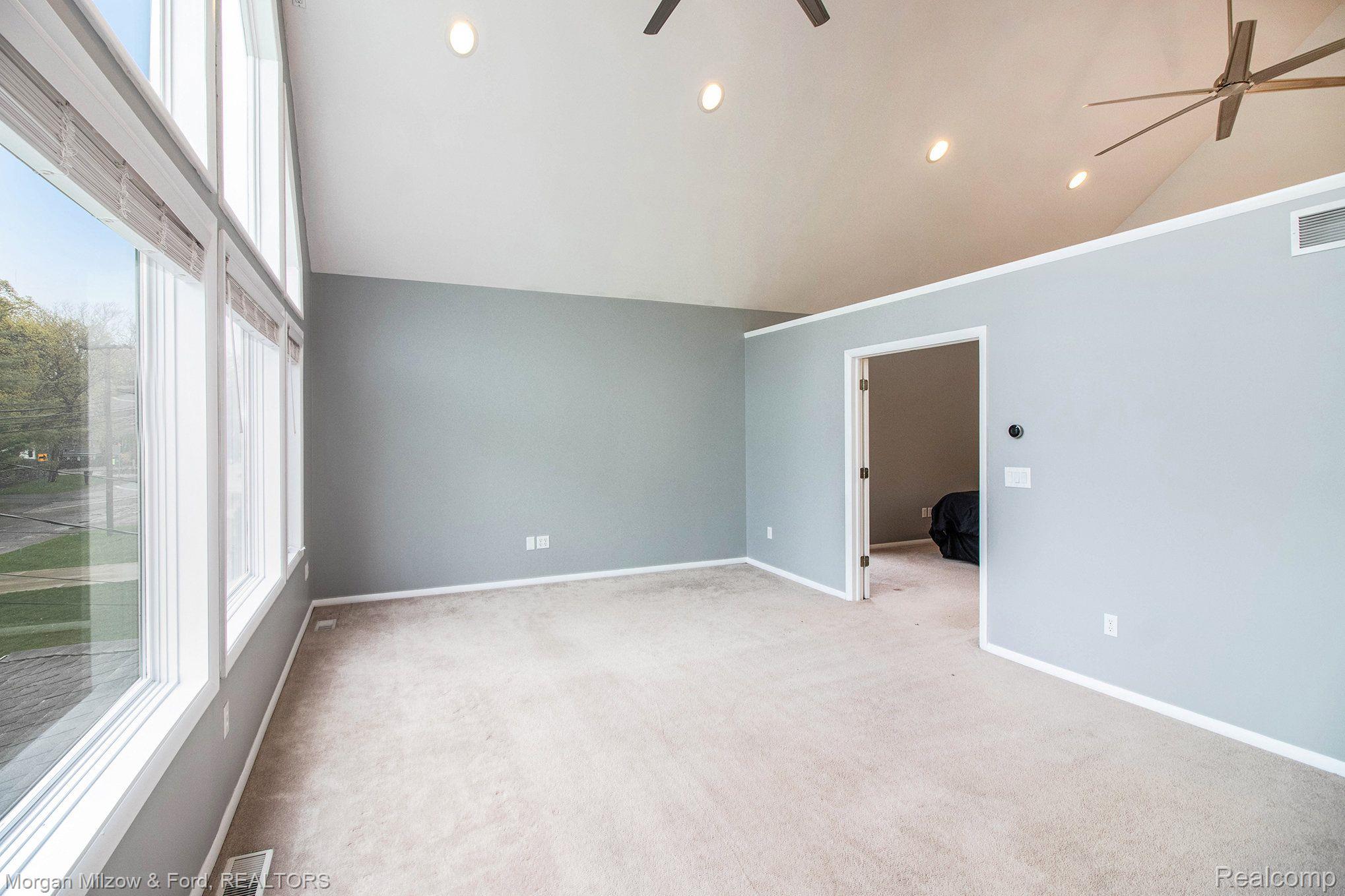 3615 Covert Road Waterford, MI 48328 - Photo 14 of 31 Great room