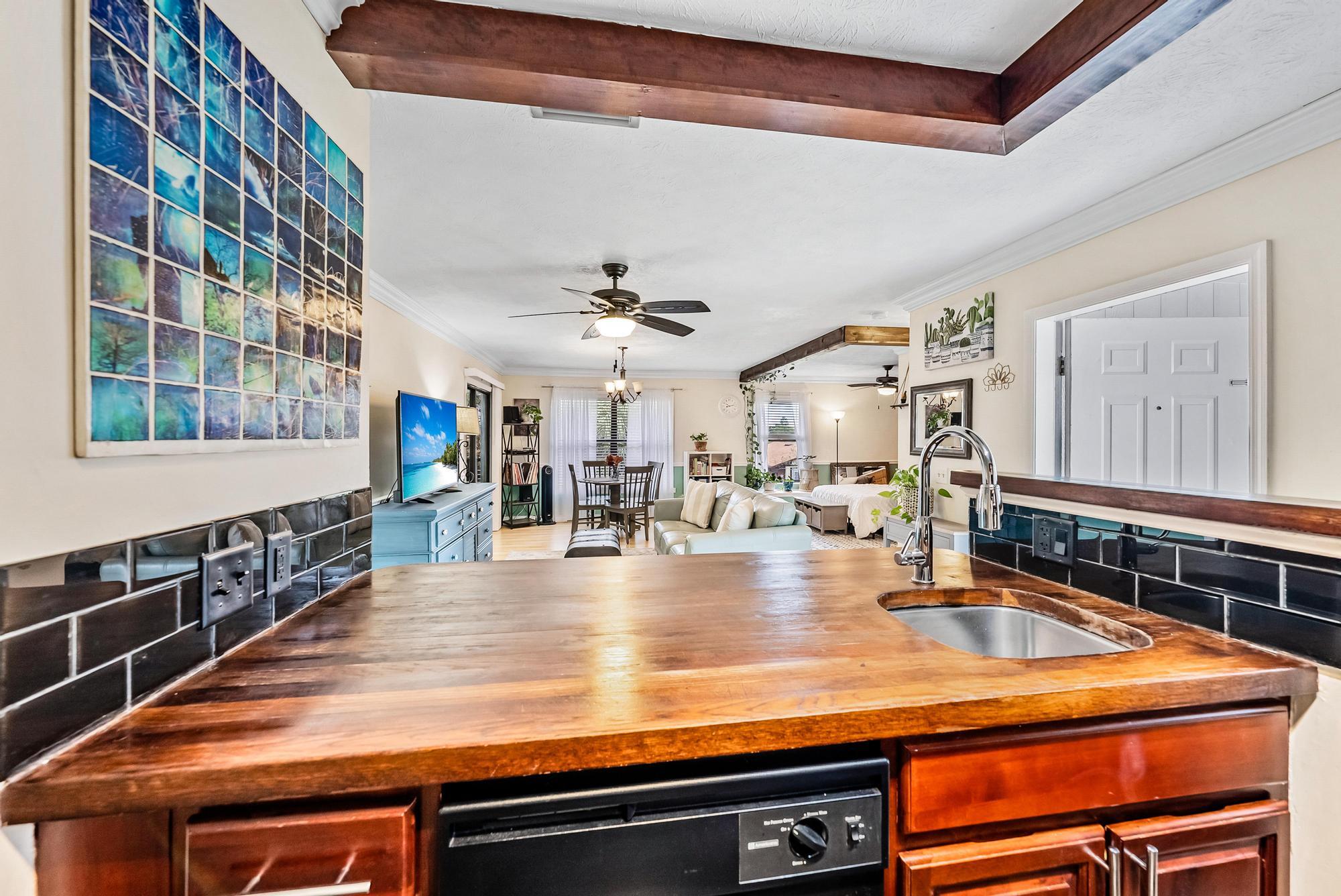 6535 Southeast Federal Highway, Unit 204 Stuart, FL 34997 - Photo 2 of 27 Kitchen