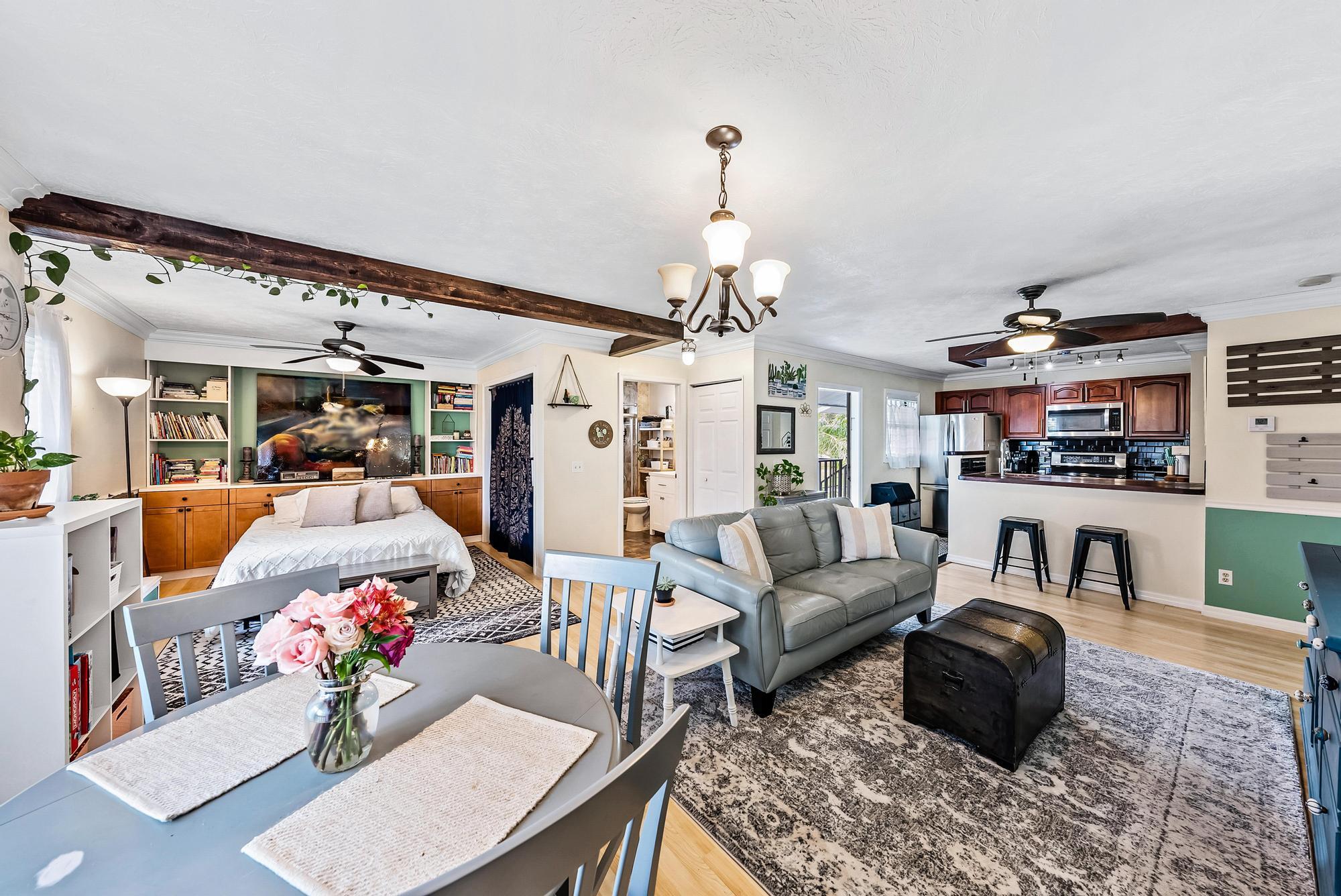 6535 Southeast Federal Highway, Unit 204 Stuart, FL 34997 - Photo 8 of 27 Living/Dining