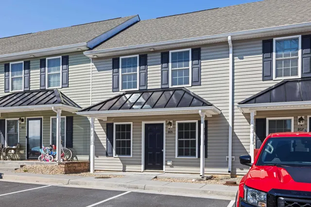 $234,900 | 805 Carson Circle, Grottoes, VA 24441