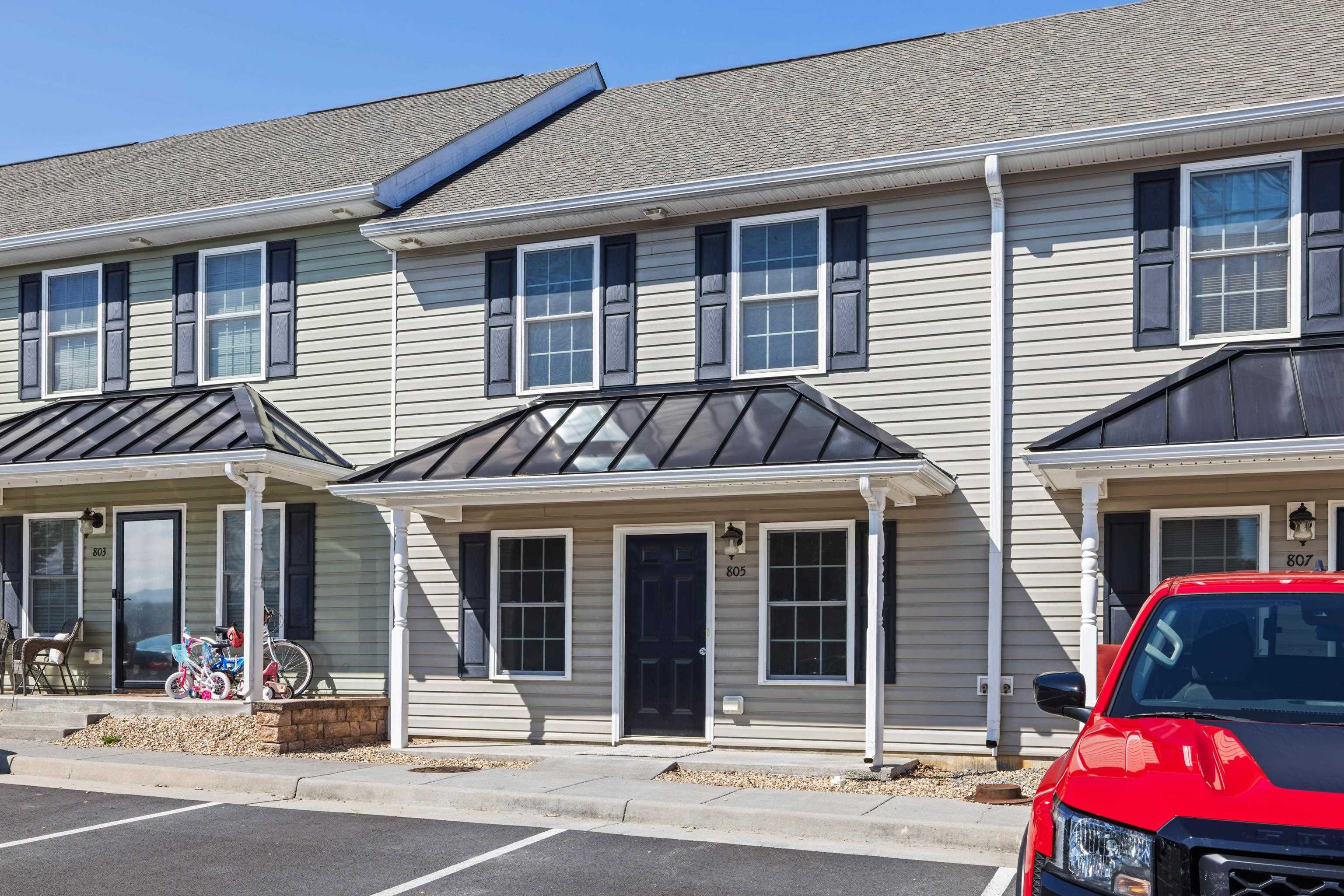 805 Carson Circle Grottoes, VA 24441 - Photo 40 of 40 a front view of a house