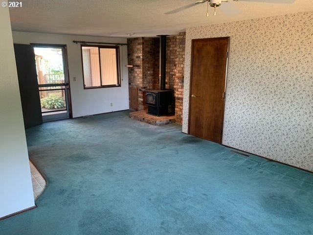 385 South 68th Place Springfield, OR 97478 - Photo 14 of 17