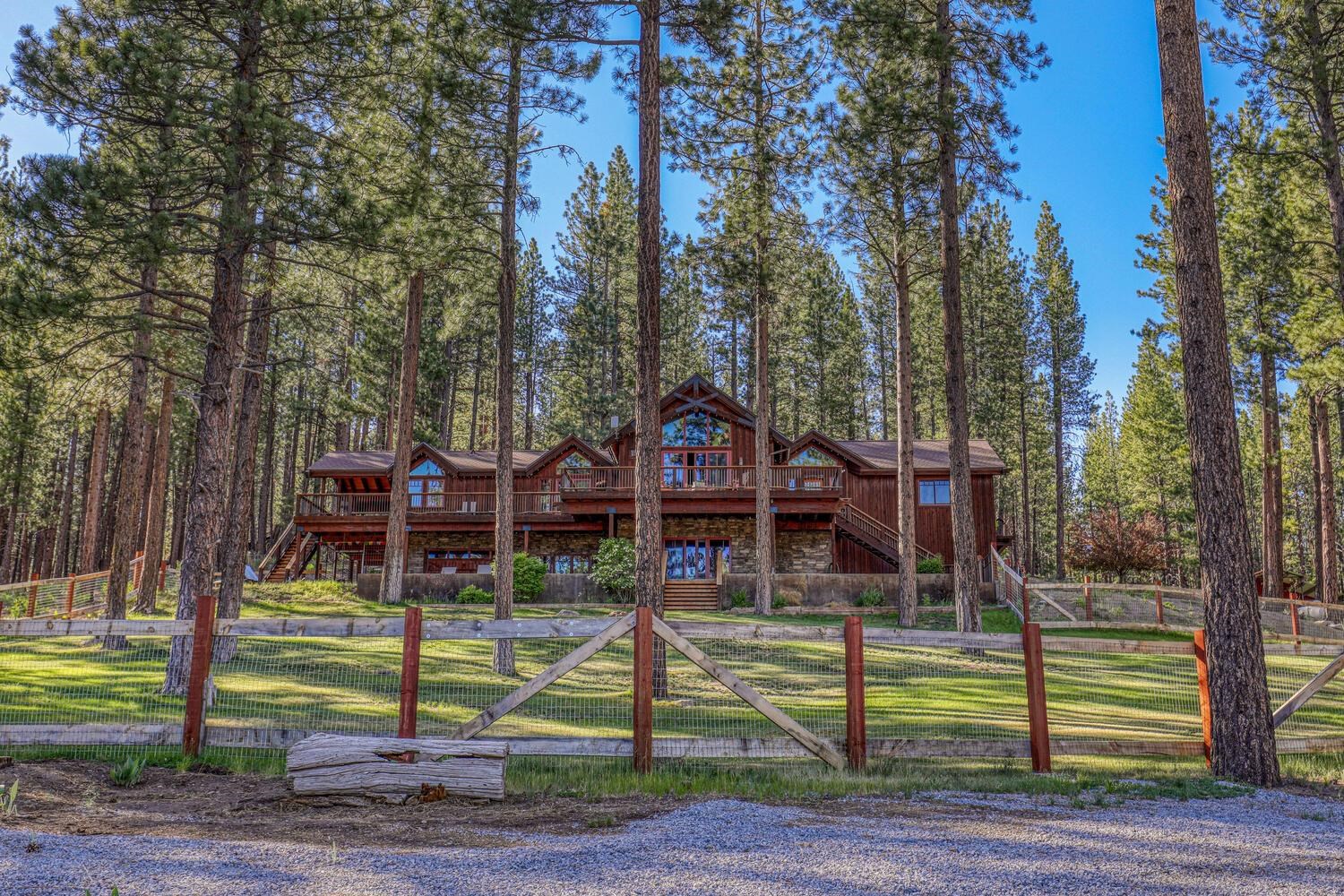 16356 Greenlee Truckee, CA 96161 - Photo 26 of 28 a view of a park with large trees
