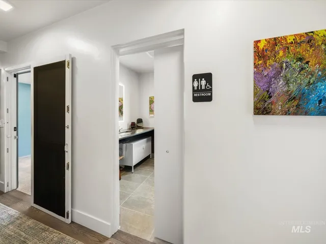 $3,800,800 | 128 South Eagle Road, Eagle, ID 83616