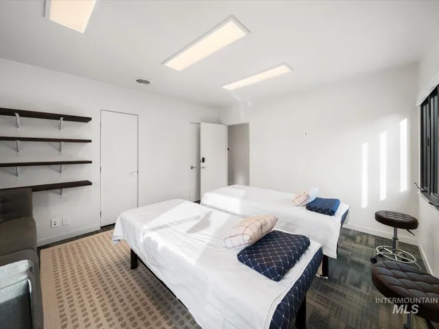 $3,800,800 | 128 South Eagle Road, Eagle, ID 83616