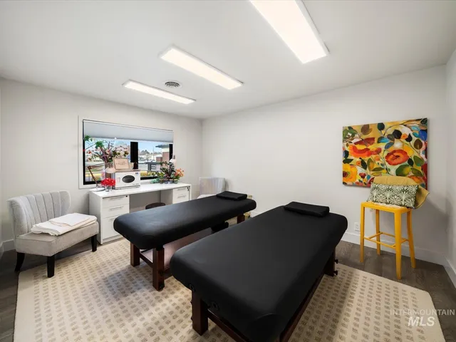 $3,800,800 | 128 South Eagle Road, Eagle, ID 83616