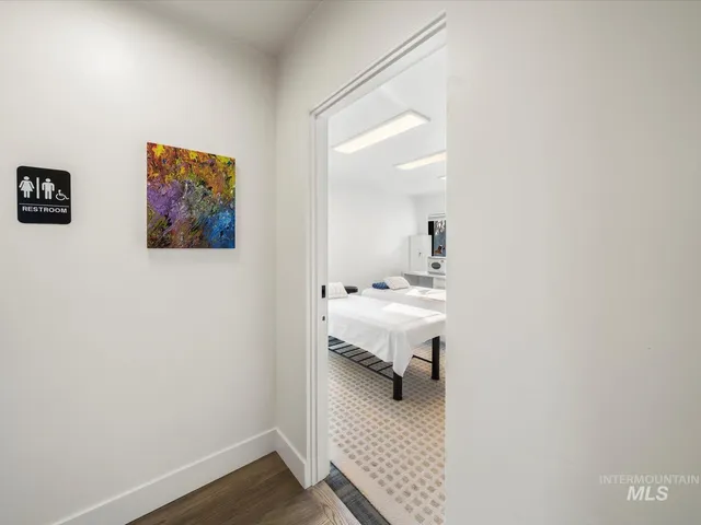 $3,800,800 | 128 South Eagle Road, Eagle, ID 83616