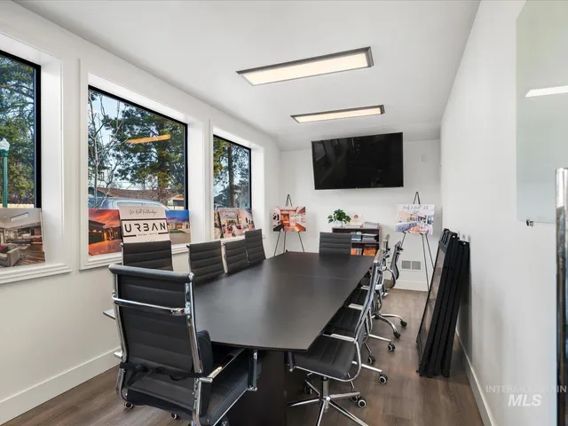 $3,800,800 | 128 South Eagle Road, Eagle, ID 83616