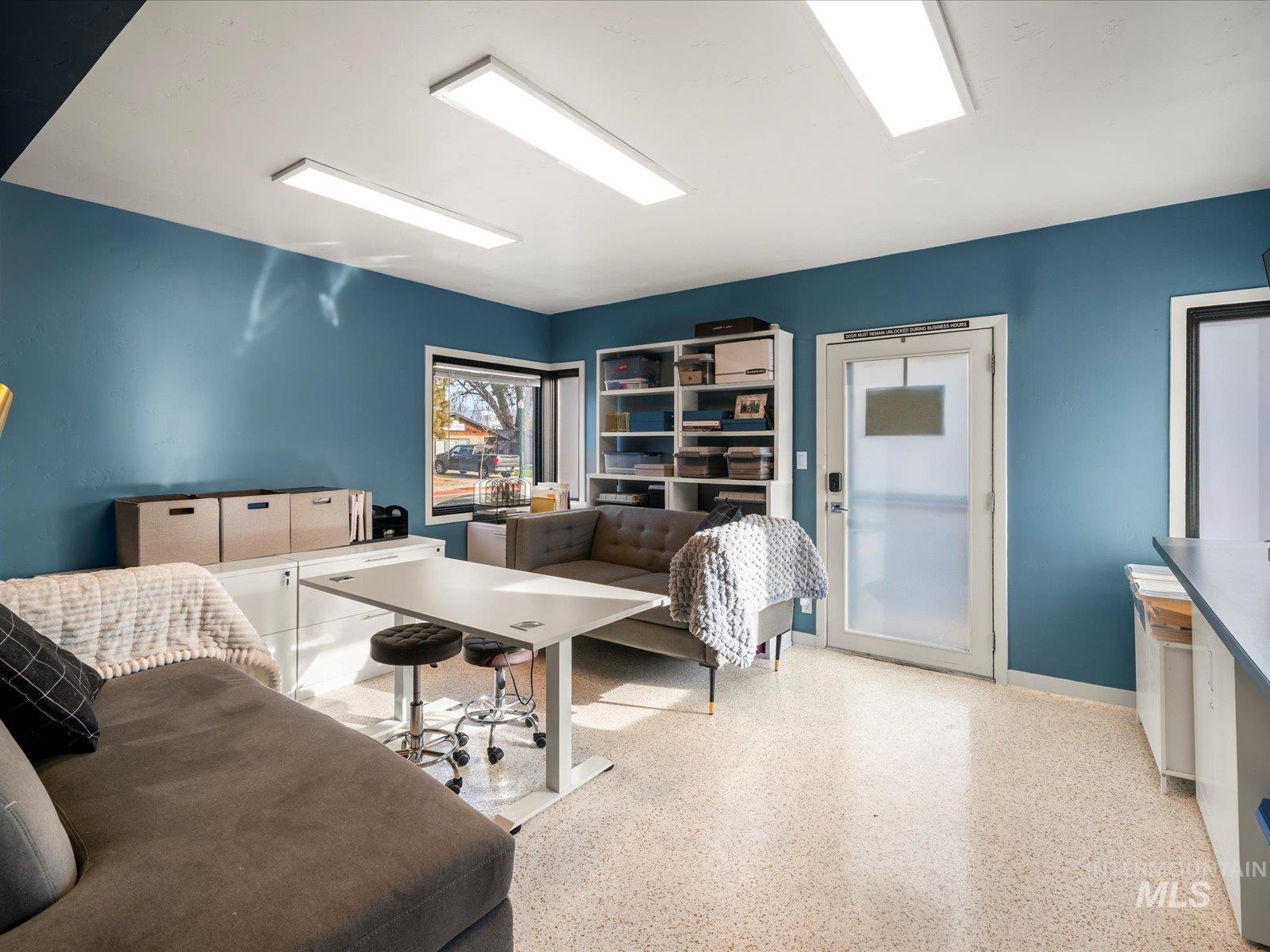 128 South Eagle Road Eagle, ID 83616 - Photo 28 of 50