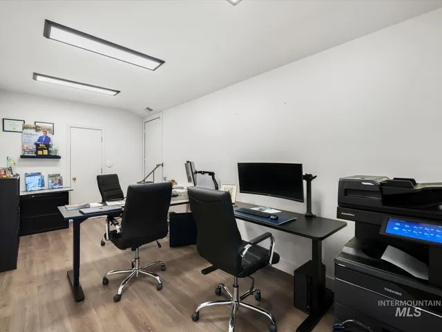 $3,800,800 | 128 South Eagle Road, Eagle, ID 83616