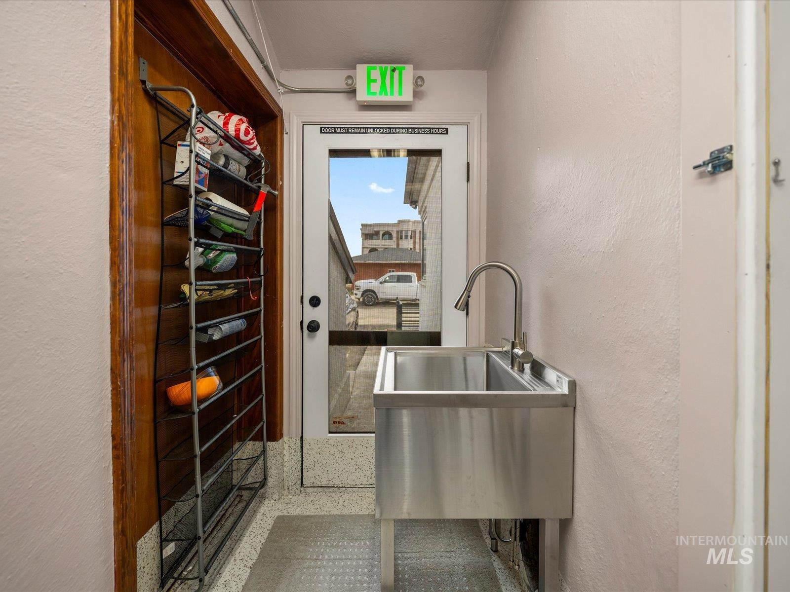 128 South Eagle Road Eagle, ID 83616 - Photo 31 of 50