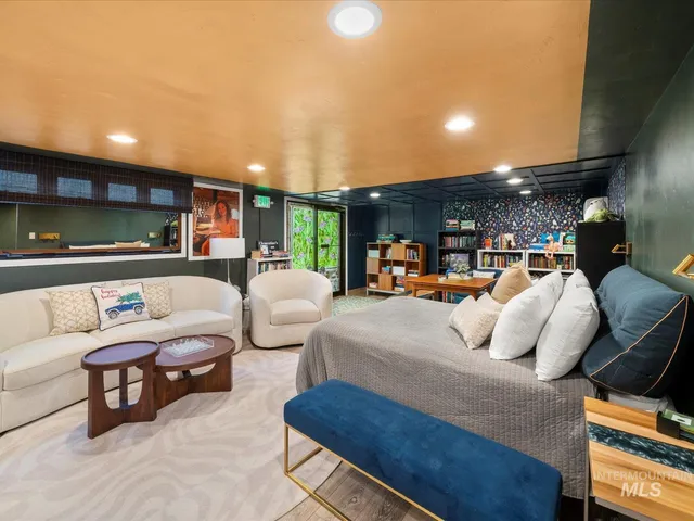 $3,800,800 | 128 South Eagle Road, Eagle, ID 83616