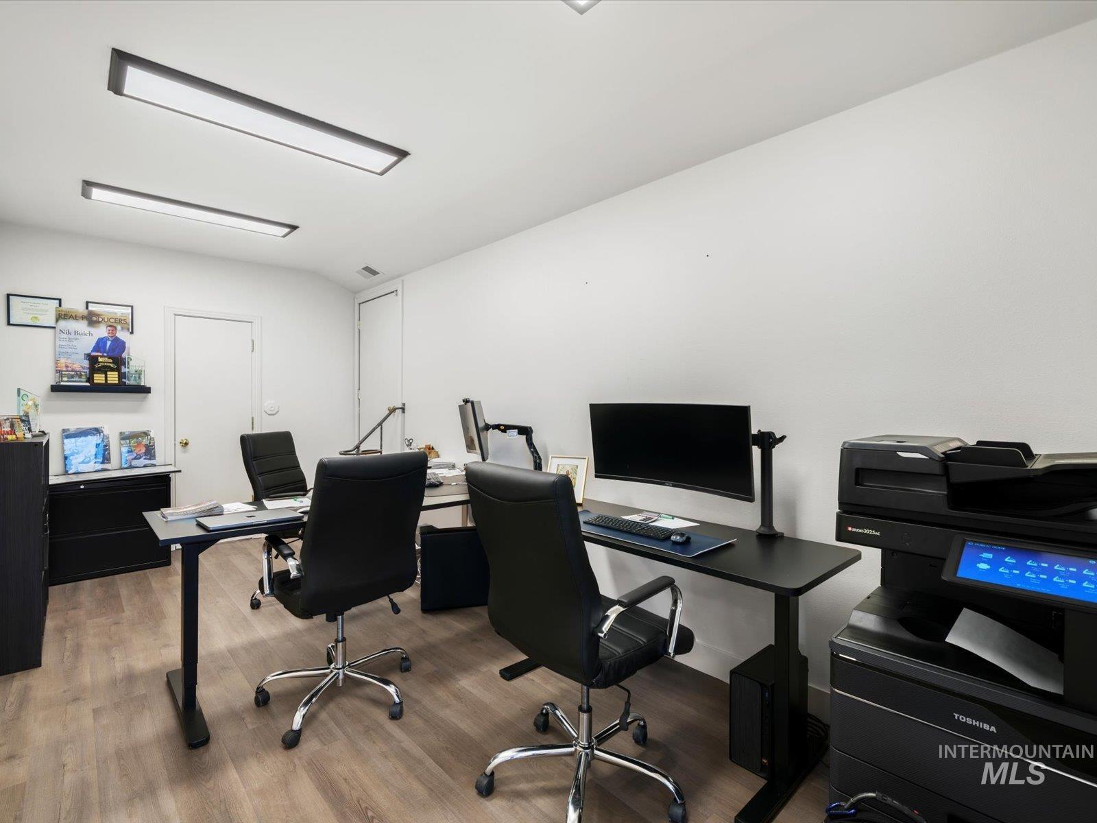 128 South Eagle Road Eagle, ID 83616 - Photo 36 of 50