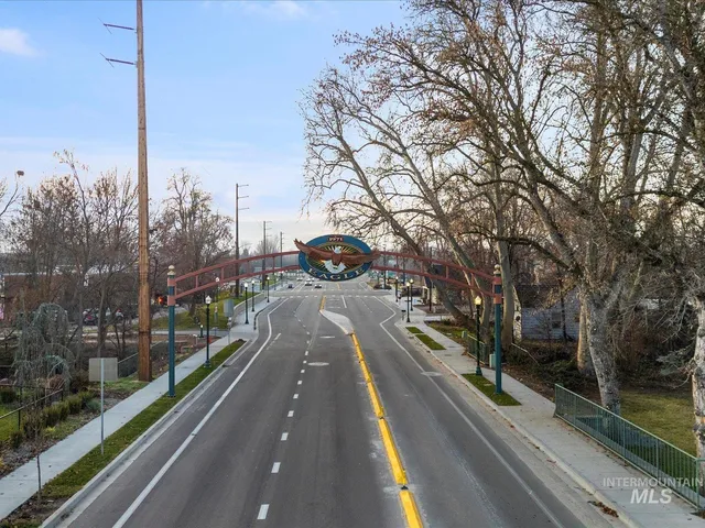 $3,800,800 | 128 South Eagle Road, Eagle, ID 83616