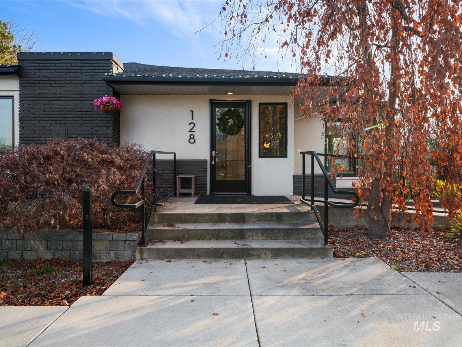 128 South Eagle Road Eagle, ID 83616 - Photo 5 of 50