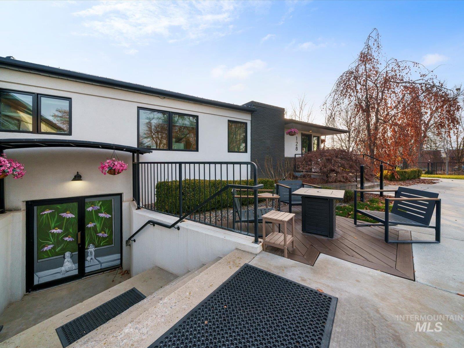 128 South Eagle Road Eagle, ID 83616 - Photo 5 of 50