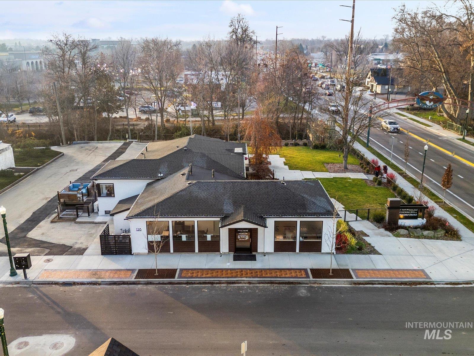 128 South Eagle Road Eagle, ID 83616 - Photo 8 of 50