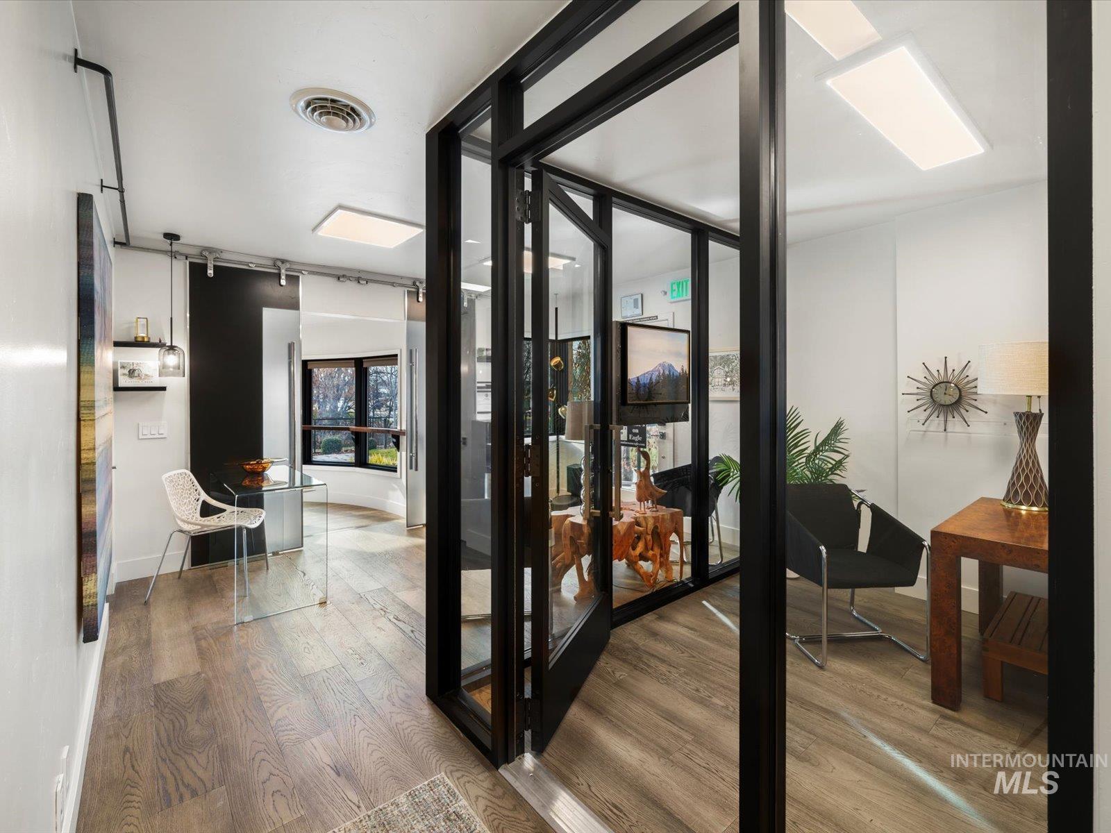 128 South Eagle Road Eagle, ID 83616 - Photo 9 of 50