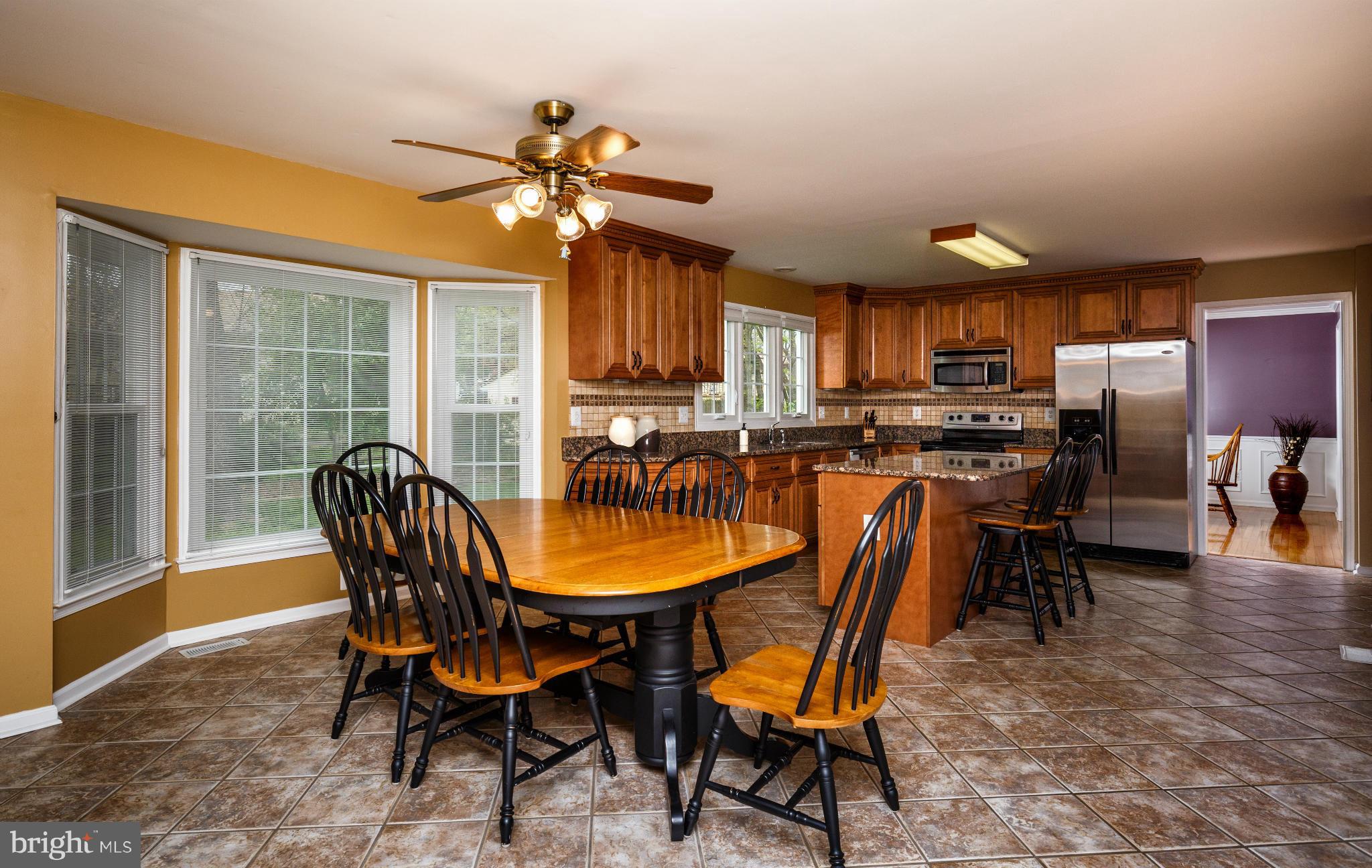 9366 River Crest Road Manassas, VA 20110 - Photo 15 of 30 Eat in kitchen with sunlight!