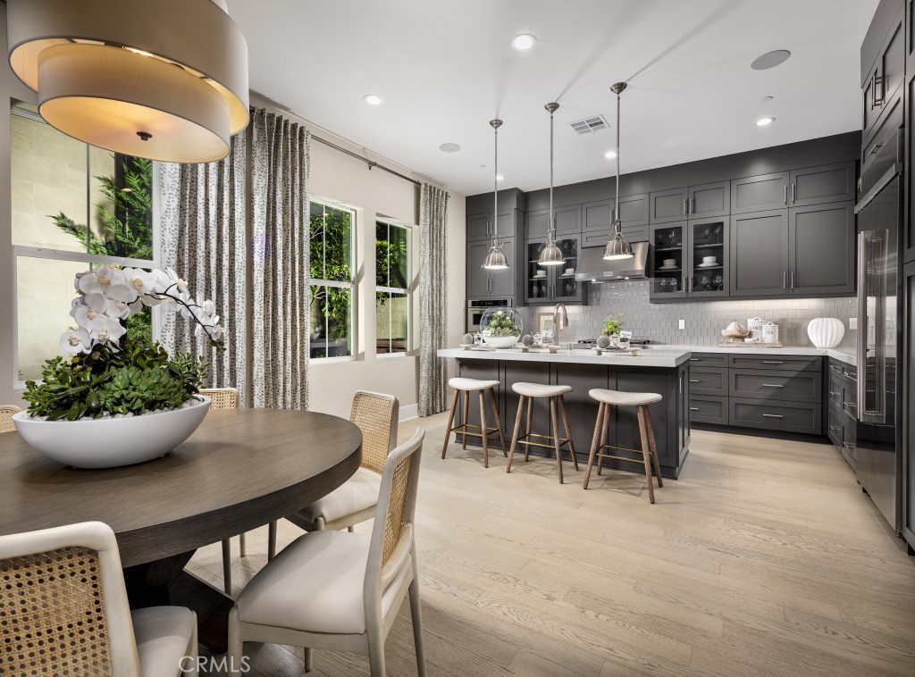 180 Amber Oak Lake Forest, CA 92630 - Photo 4 of 19 Dining Area to Kitchen