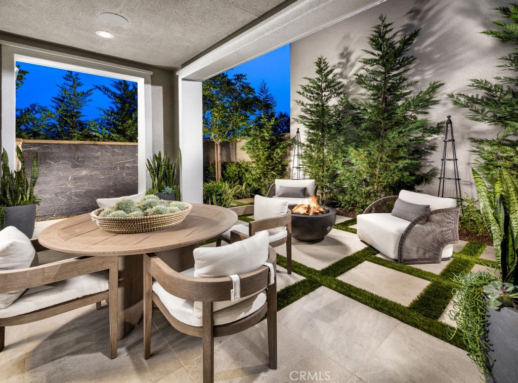 180 Amber Oak Lake Forest, CA 92630 - Photo 6 of 19 Outdoor Room