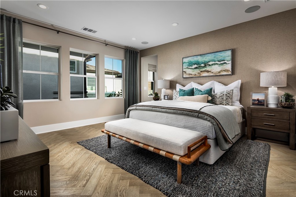 180 Amber Oak Lake Forest, CA 92630 - Photo 9 of 19 Primary Bedroom