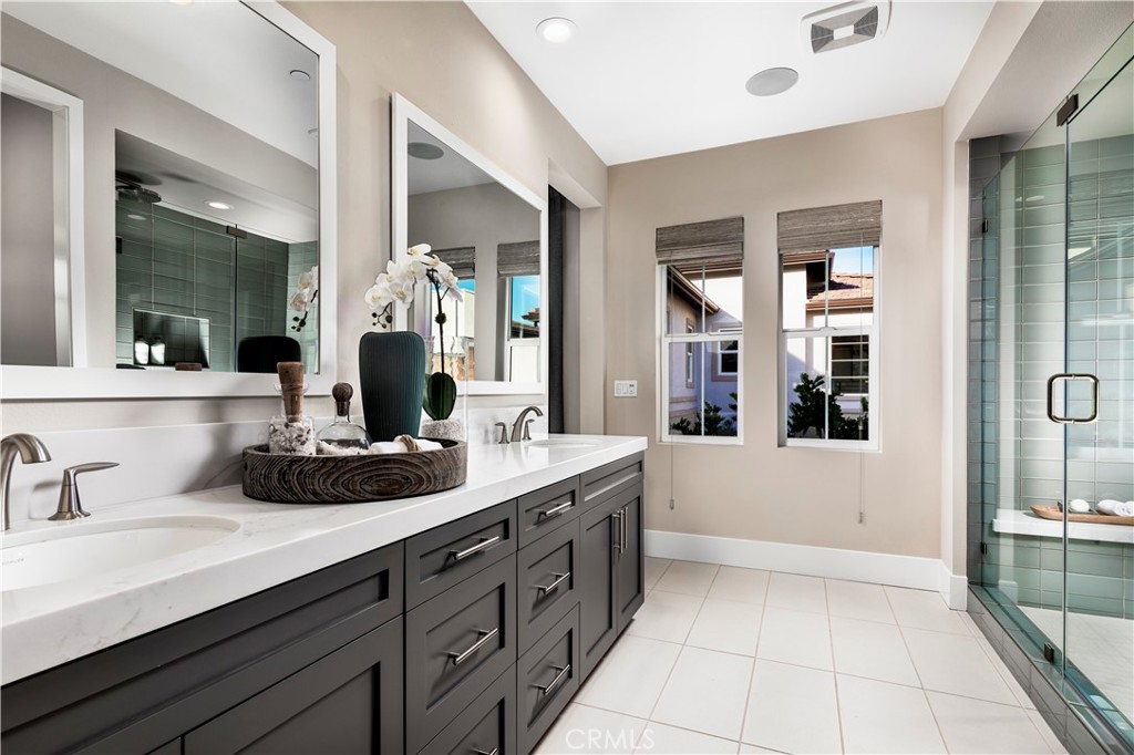 180 Amber Oak Lake Forest, CA 92630 - Photo 10 of 19 Primary Bath