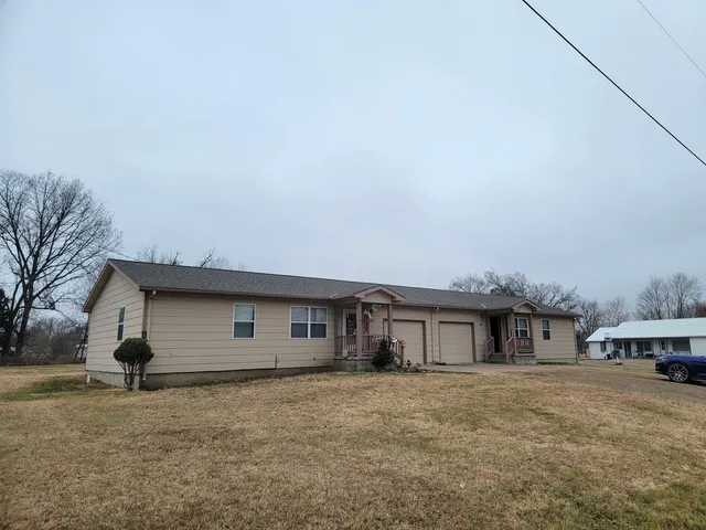 $120,000 | 317 West 9th Street, Unit 2, Eureka, KS 67045