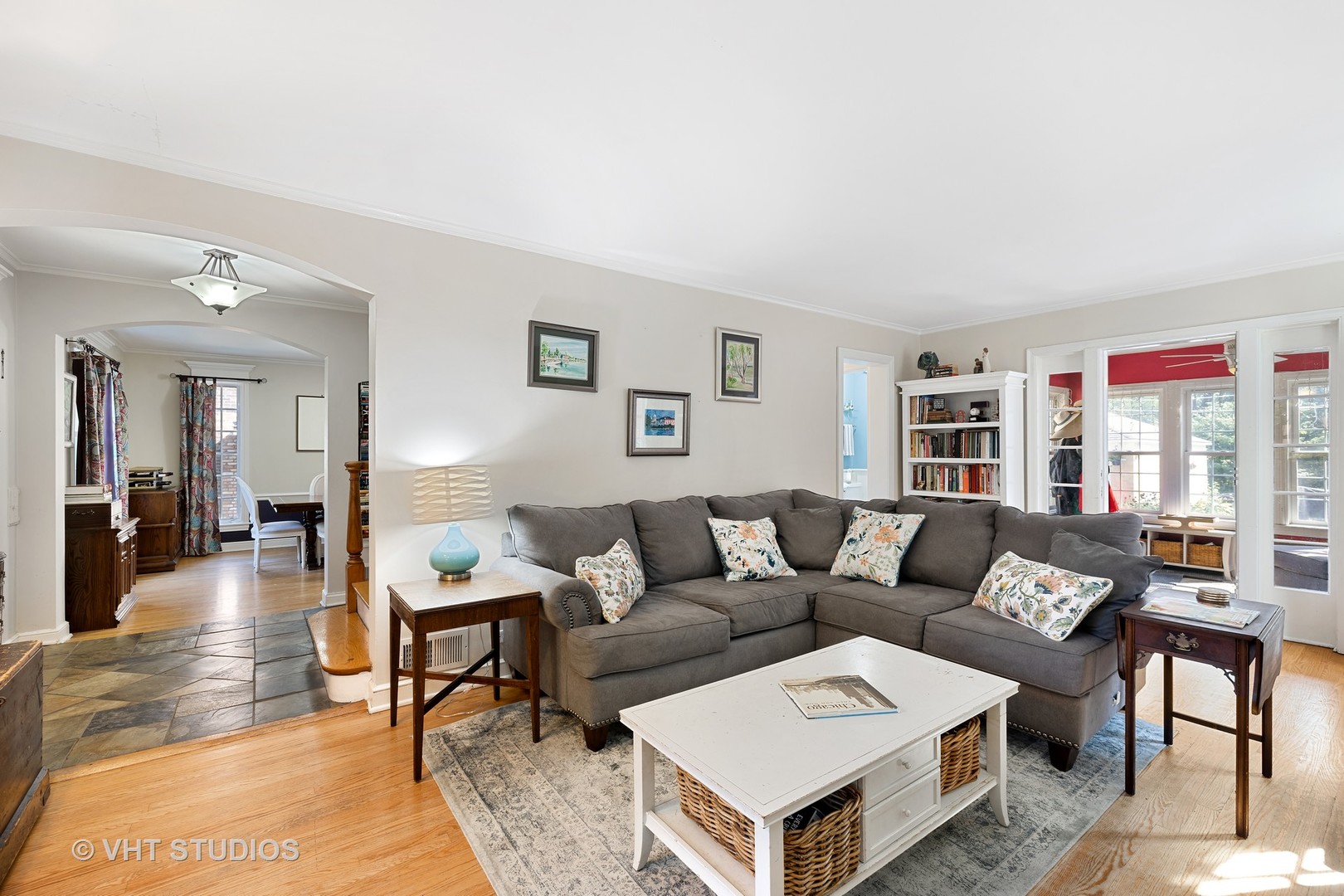 563 Selborne Road Riverside, IL 60546 - Photo 4 of 19