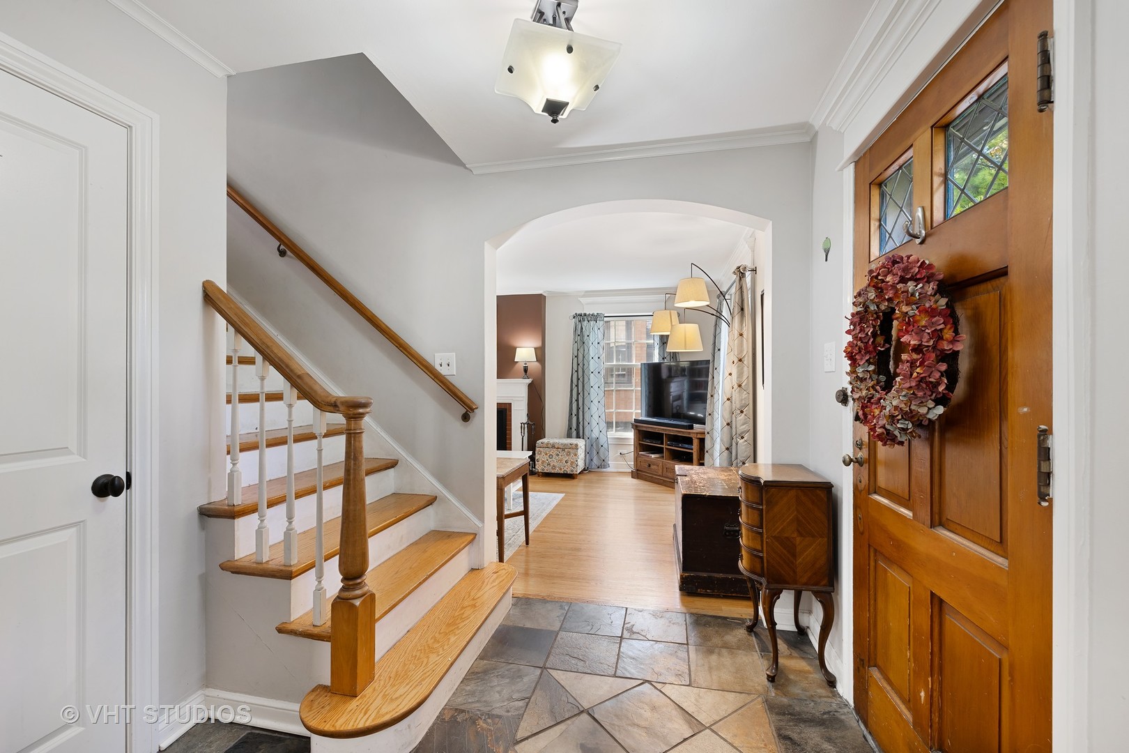 563 Selborne Road Riverside, IL 60546 - Photo 10 of 19