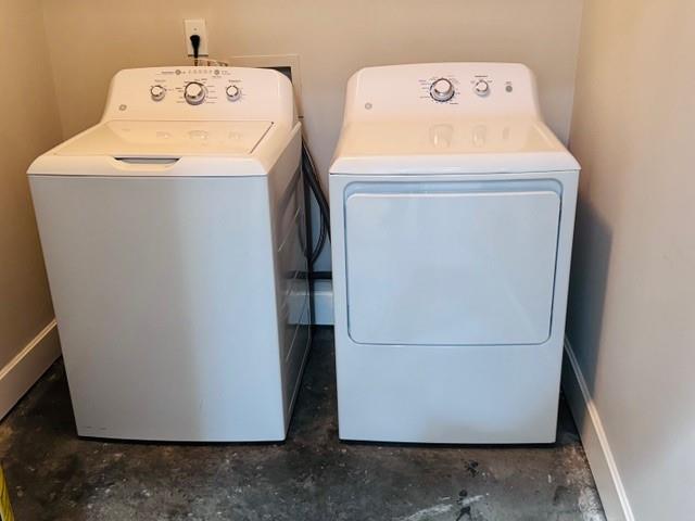 384 Ralph McGill Boulevard Northeast, Unit 121 Atlanta, GA 30312 - Photo 29 of 38 a utility room with dryer and washer