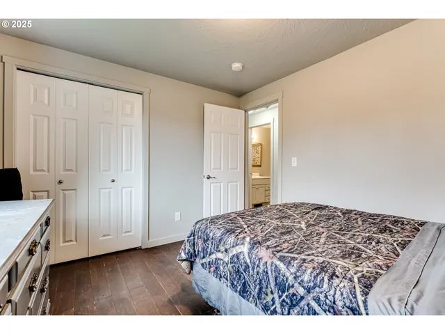 $429,000 | 460 Meadow Lane, Creswell, OR 97426