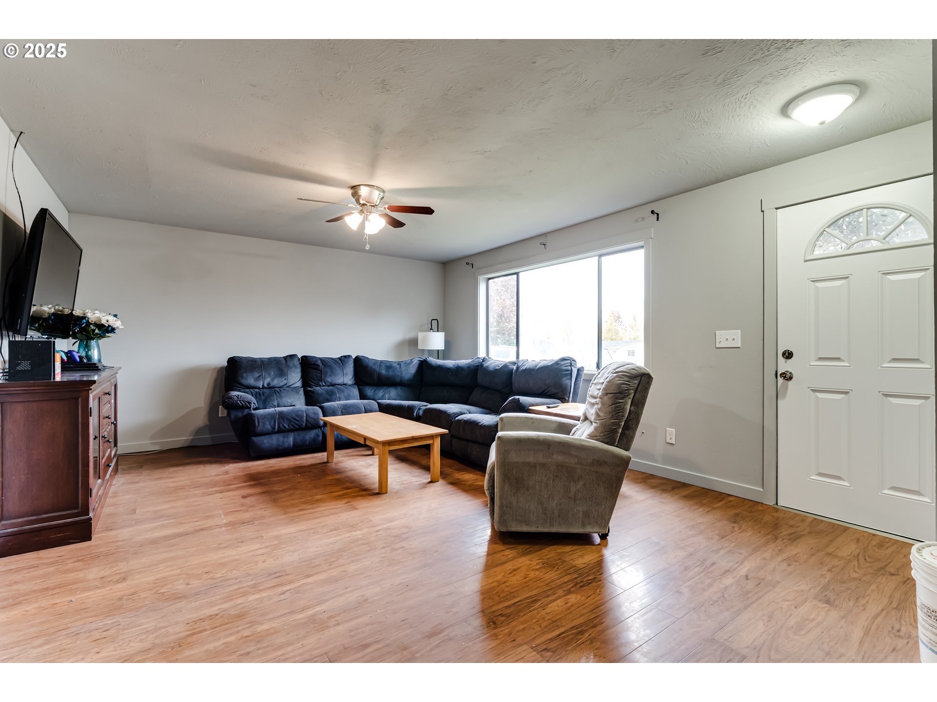 460 Meadow Lane Creswell, OR 97426 - Photo 2 of 42